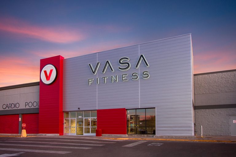Vasa Fitness best gym in Aurora