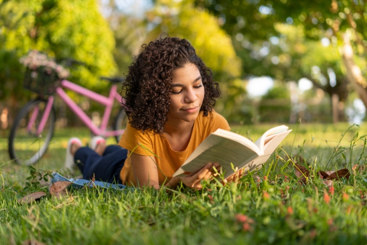 Vasa Post - 5 UPLIFTing Books To Put On Your Summer Reading List